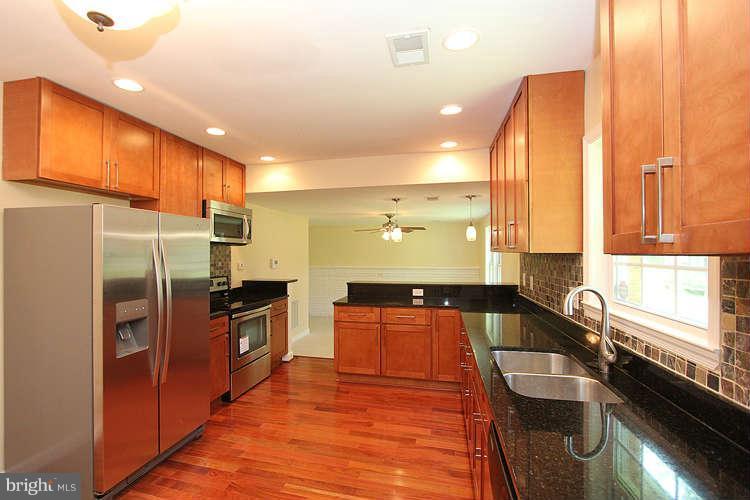 13600 Livingston Road Clinton, MD 20735 - Photo 18 of 30 Kitchen