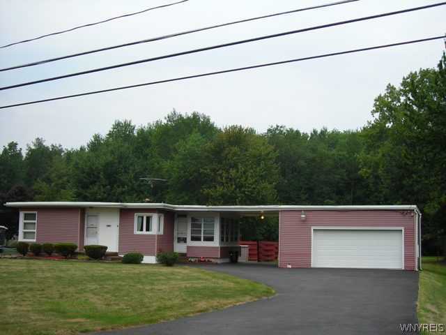 6898 Walmore Road Wheatfield, NY 14304 - Photo 1 of 1 Exterior Front