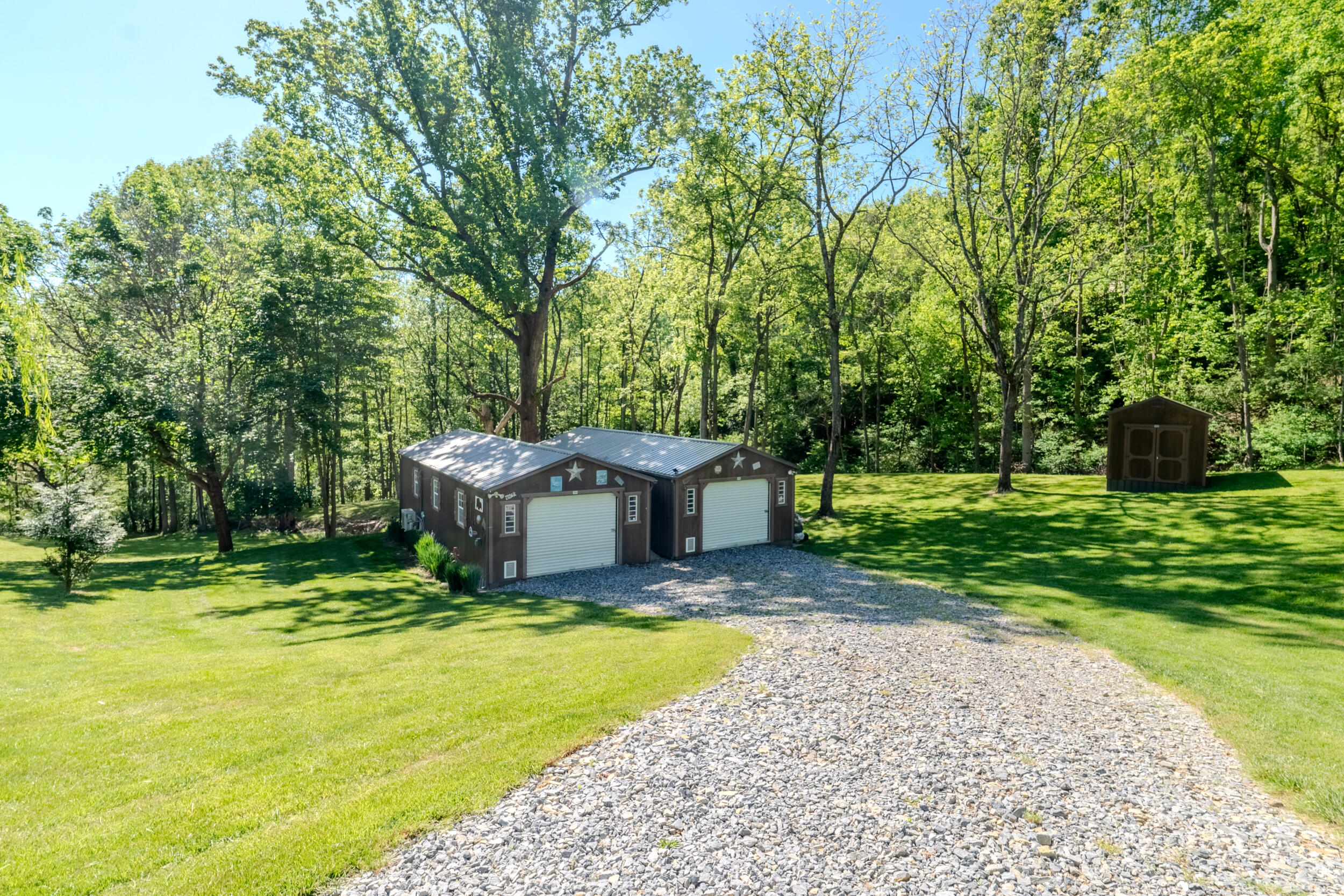 2100 Nemmo Road Vinton, VA 24179 - Photo 21 of 38 a view of a house with yard and sitting area