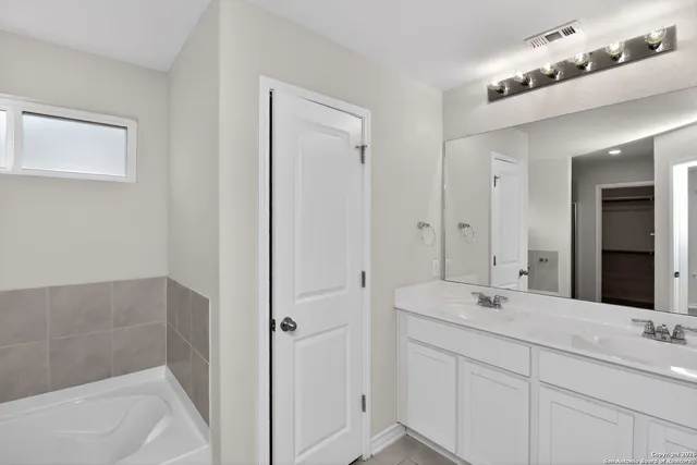 $1,895 | 13129 Needle Grass, San Antonio, TX 78254