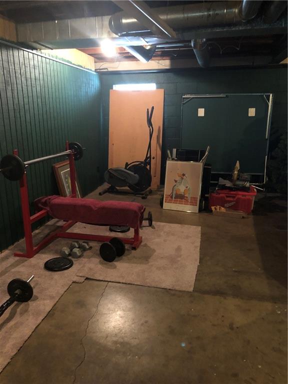 300 Radisson Road Pittsburgh, PA 15227 - Photo 23 of 31 a bedroom with furniture and a projector