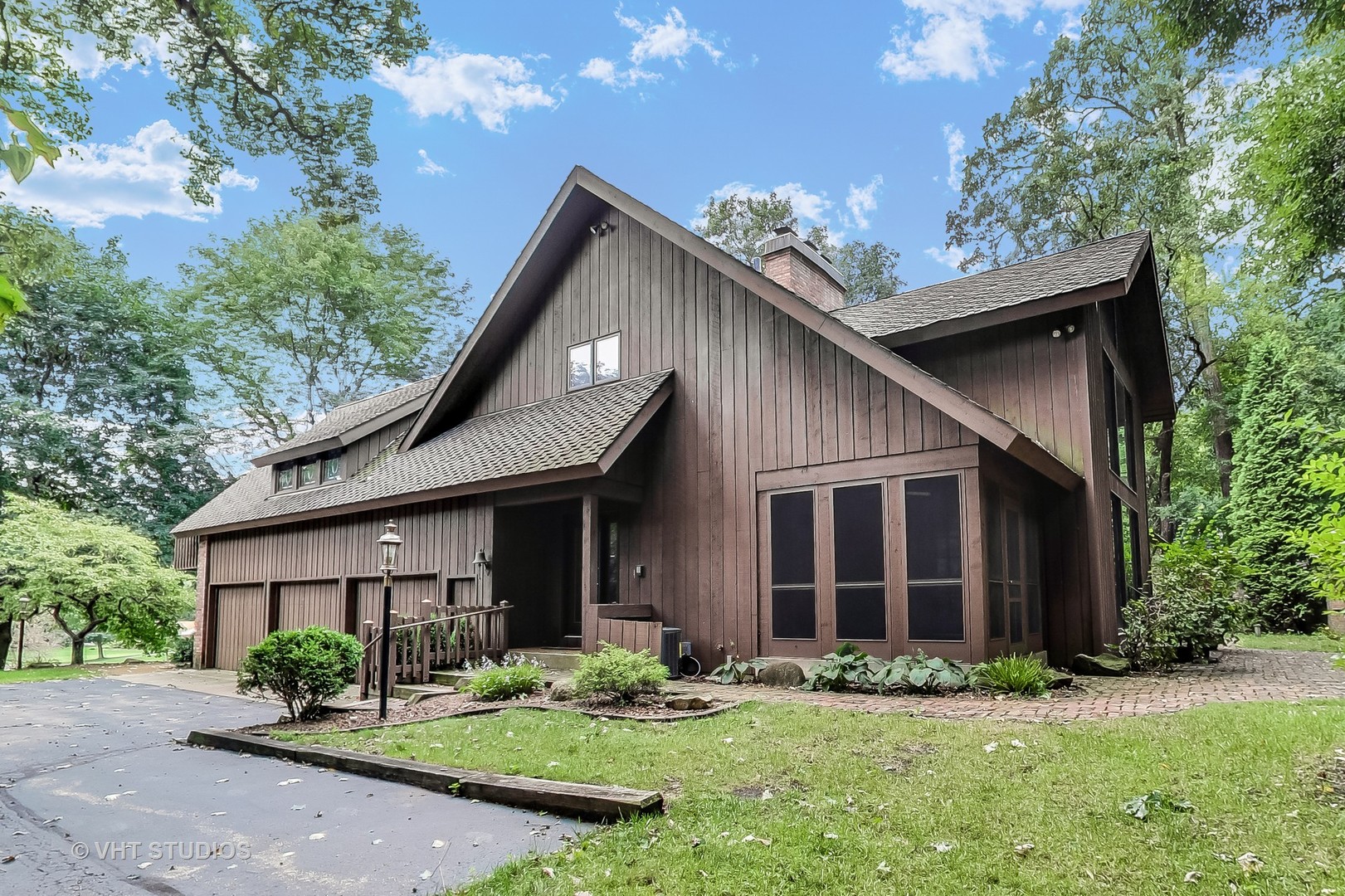 19 Marryat Road Trout Valley, IL 60013 - Photo 26 of 42 a front view of a house with garden
