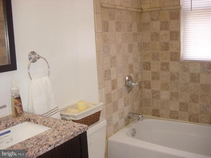 4035 Hilton Road Baltimore, MD 21215 - Photo 16 of 19 2nd Floor Bathroom