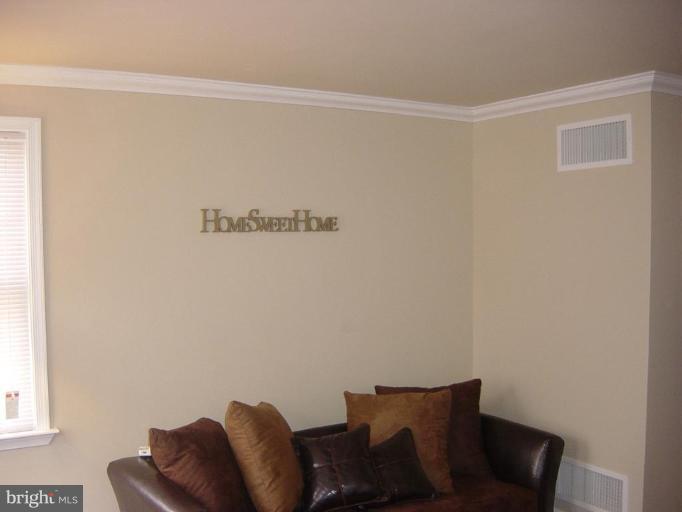 4035 Hilton Road Baltimore, MD 21215 - Photo 6 of 19 Living Room #2