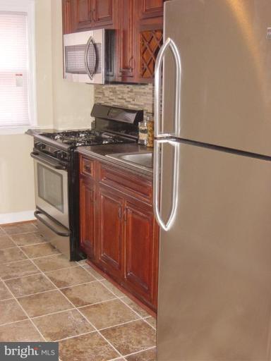 4035 Hilton Road Baltimore, MD 21215 - Photo 9 of 19 Kitchen #3