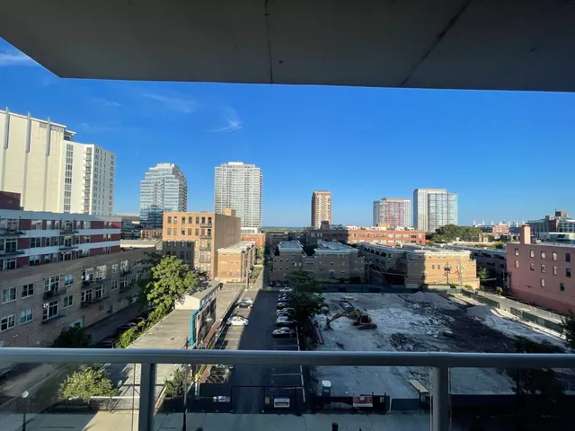 $470,000 | 1720 South Michigan Avenue, Unit 701, Chicago, IL 60616