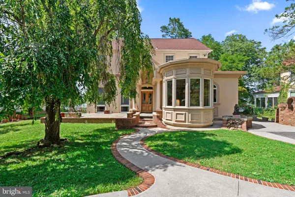 $1,350,000 | 122 King Street, Beverly, NJ 08010