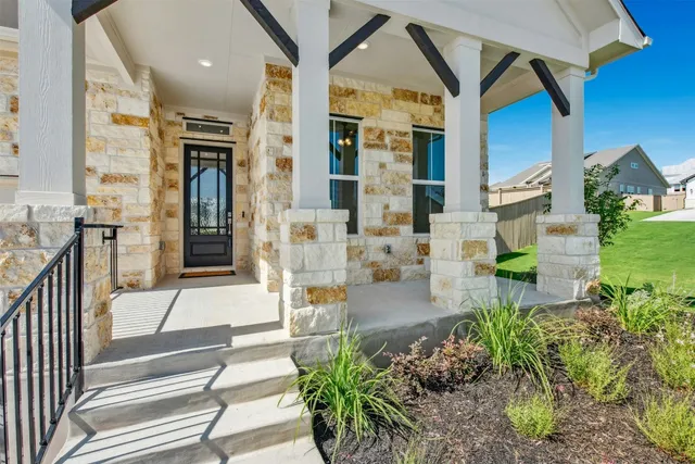 $499,990 | 143 Big Pne Crk Lane, Bastrop, TX 78602