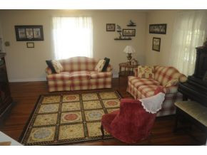 102 Bill Allen Road Elizabethton, TN 37643 - Photo 18 of 23 living room