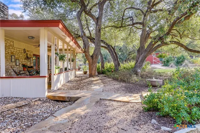 a view of a pathway of a house