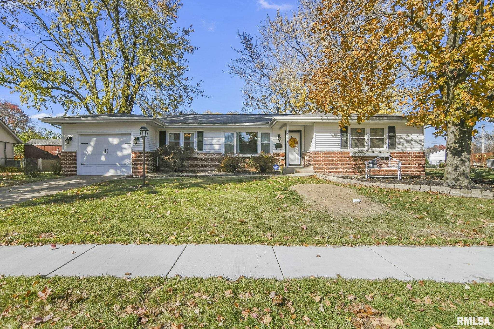 2331 Hampton Drive Springfield, IL 62704 - Photo 1 of 41 Gallery Image 1