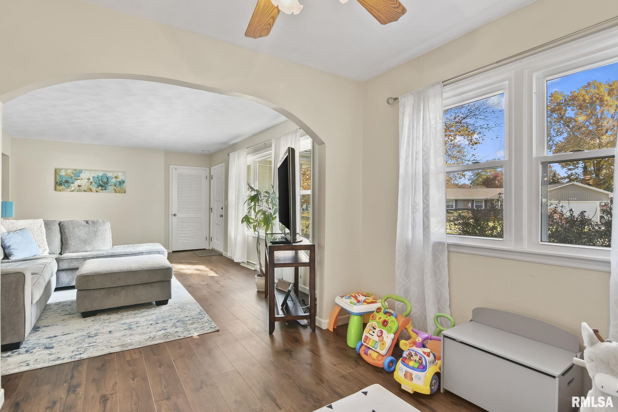 2331 Hampton Drive Springfield, IL 62704 - Photo 9 of 41 Gallery Image 9