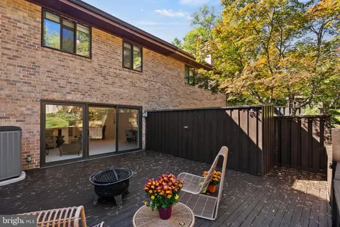 $610,000 | 11026 Saffold Way, Reston, VA 20190