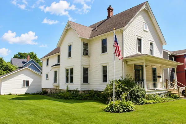 $339,900 | 222 West Jackson Street, Morris, IL 60450