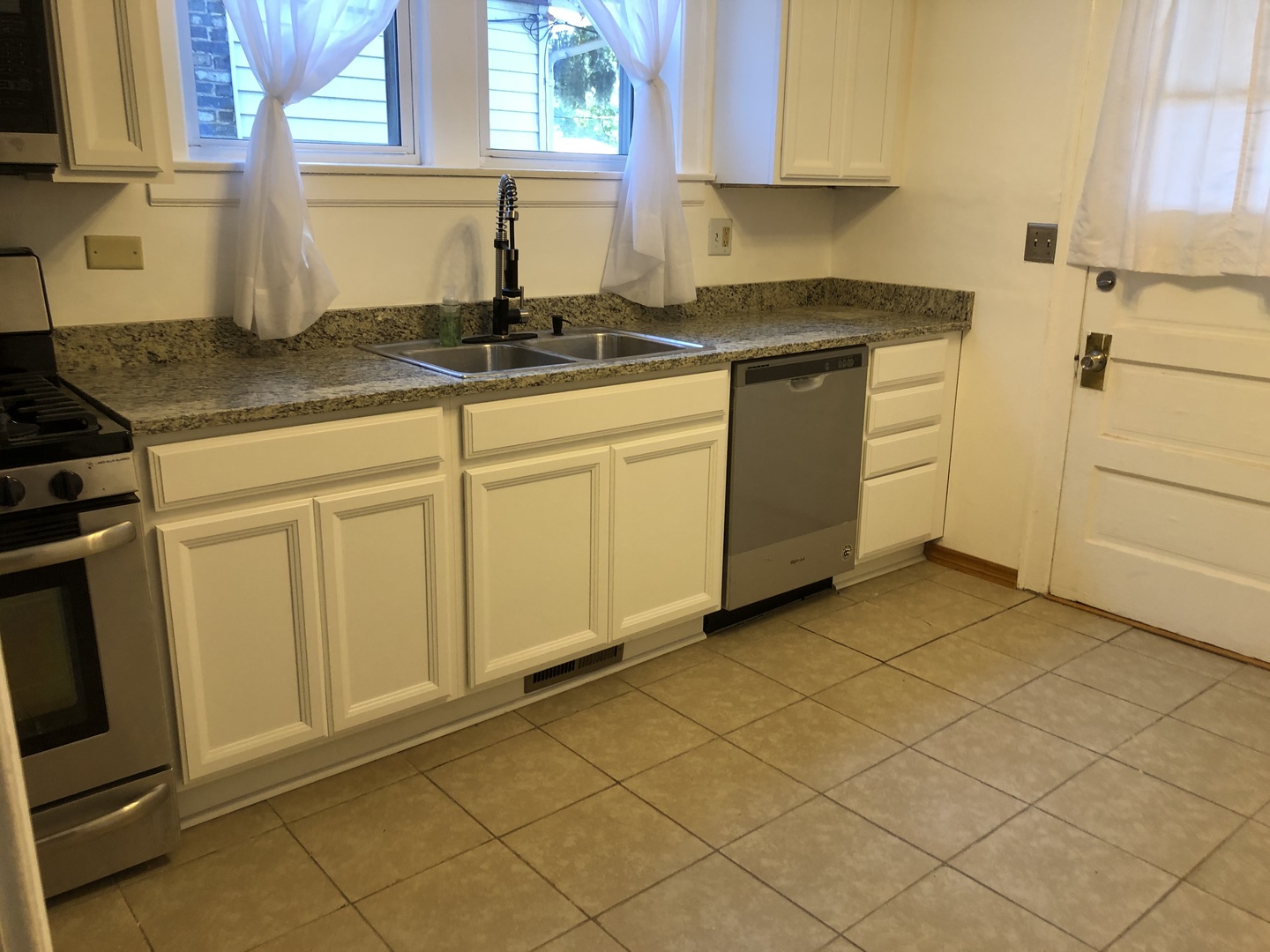 10854 South Normal Avenue Chicago, IL 60628 - Photo 9 of 21
