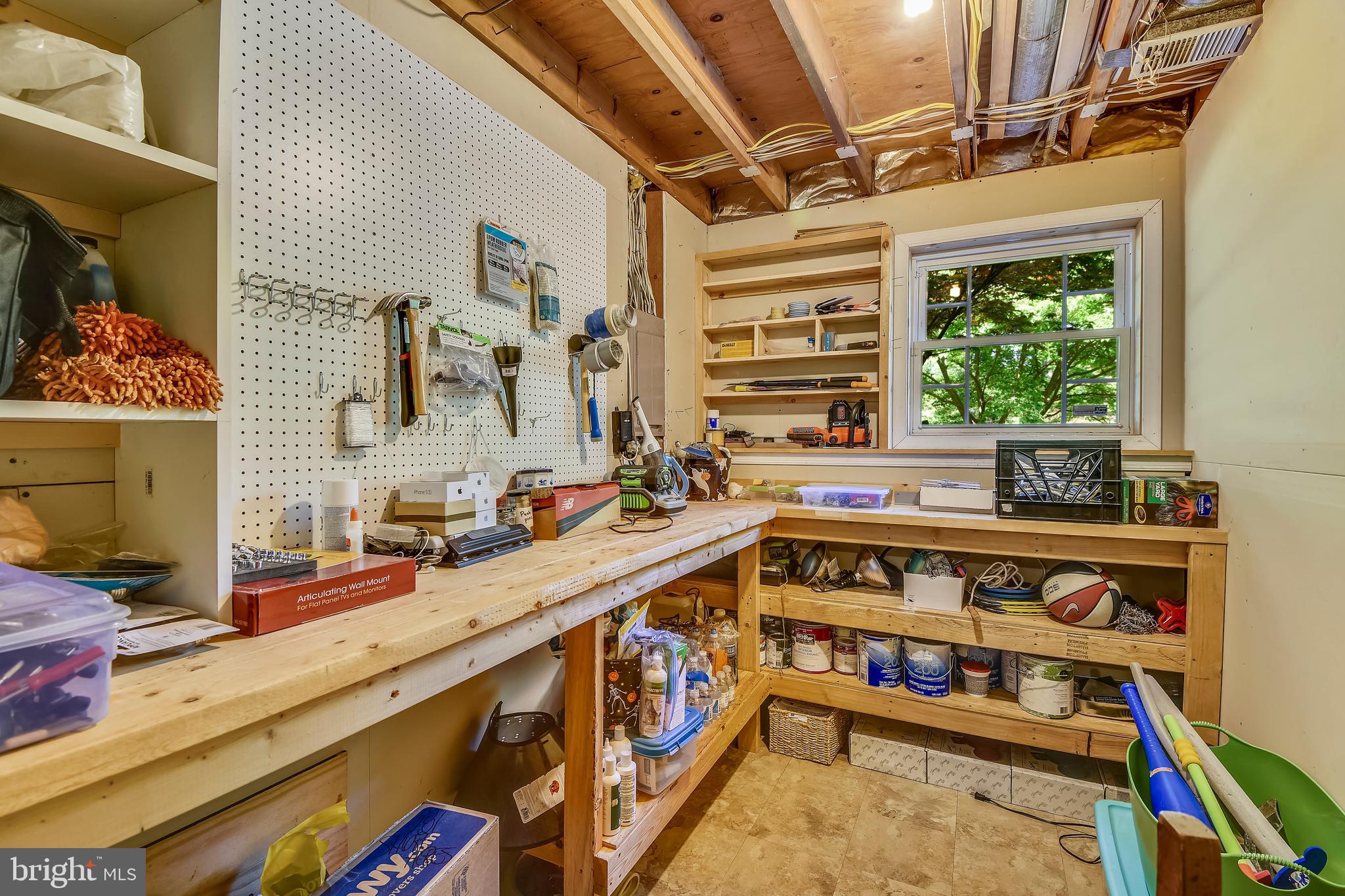 981 Shore Acres Road Arnold, MD 21012 - Photo 27 of 45 Workshop with a Window