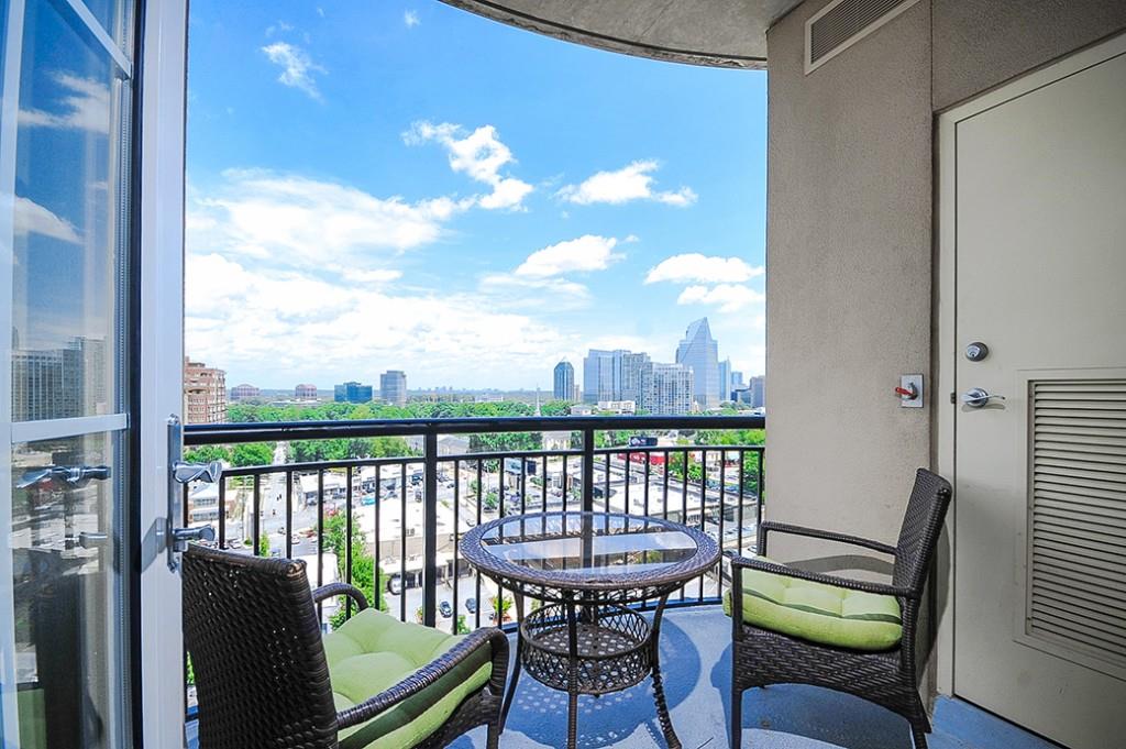 Enjoy incredible views with your morning coffee
