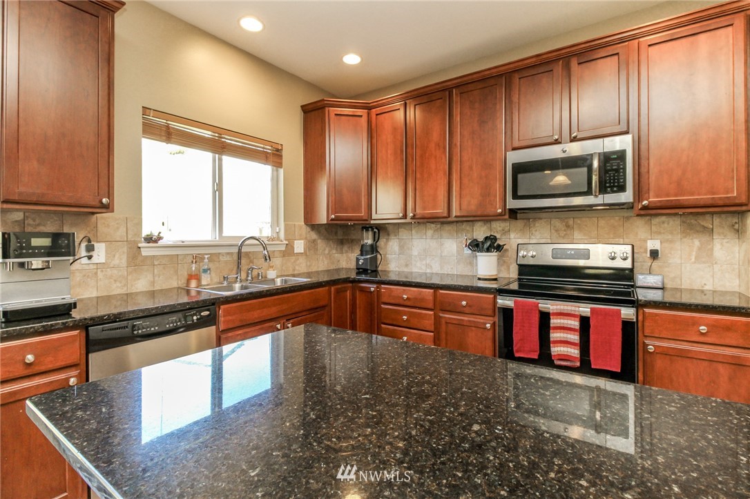 27637 256th Place Southeast Maple Valley, WA 98038 - Photo 11 of 40