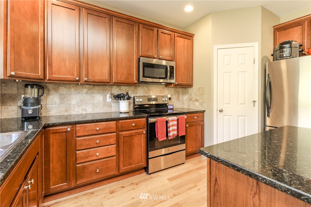 27637 256th Place Southeast Maple Valley, WA 98038 - Photo 13 of 40