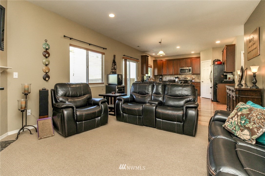 27637 256th Place Southeast Maple Valley, WA 98038 - Photo 18 of 40