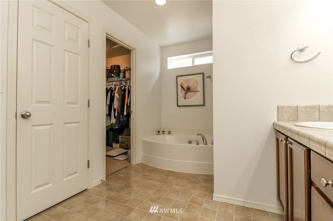 27637 256th Place Southeast Maple Valley, WA 98038 - Photo 27 of 40
