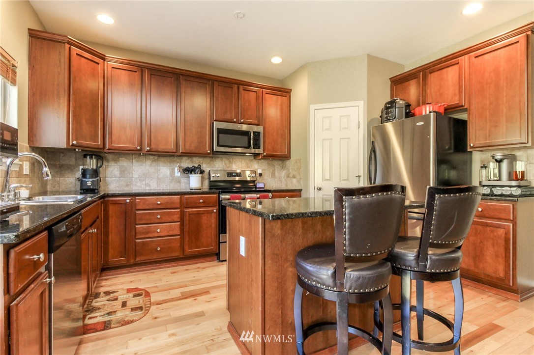 27637 256th Place Southeast Maple Valley, WA 98038 - Photo 10 of 40