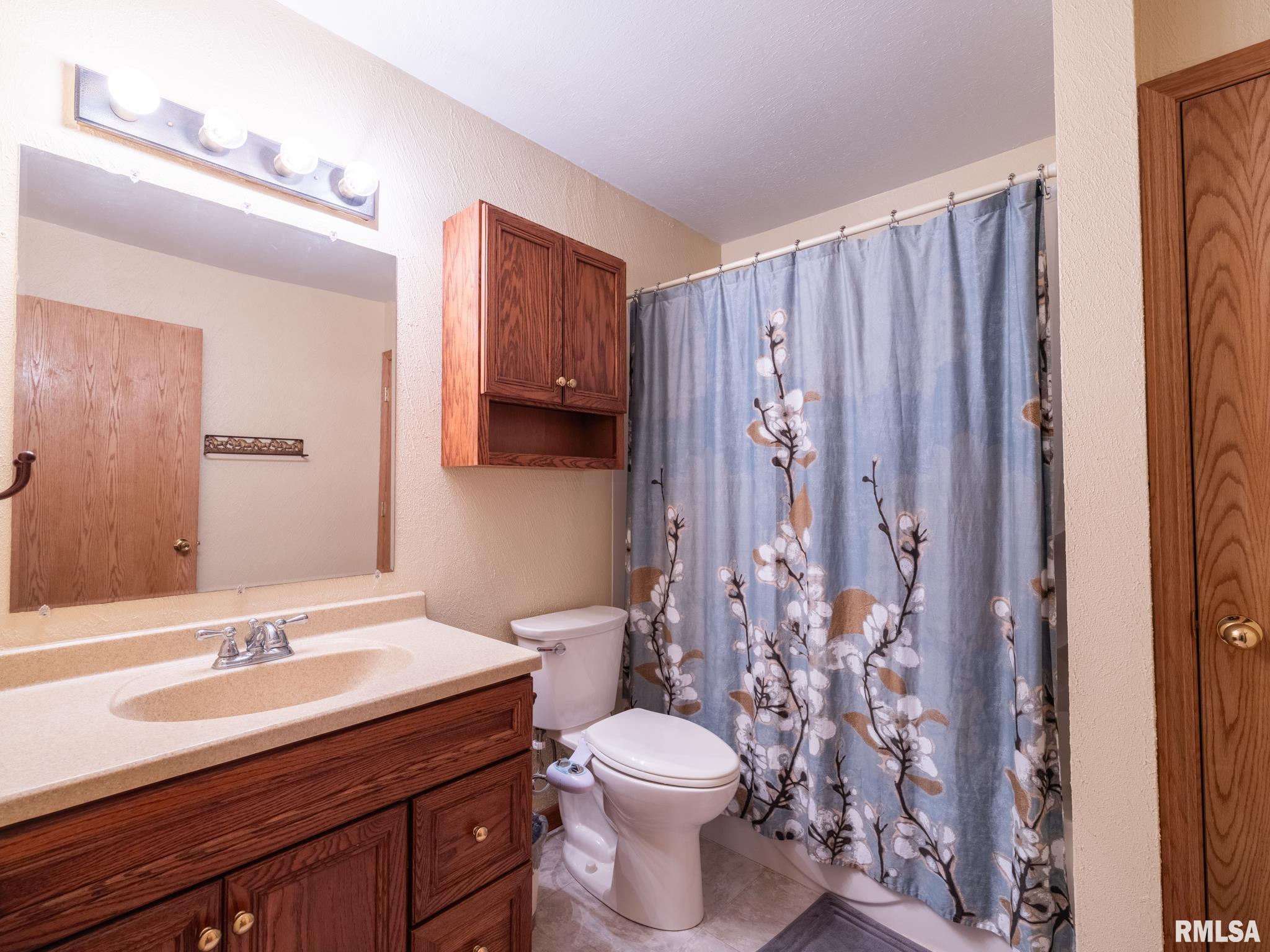 6065 Locust Road Delavan, IL 61734 - Photo 26 of 52