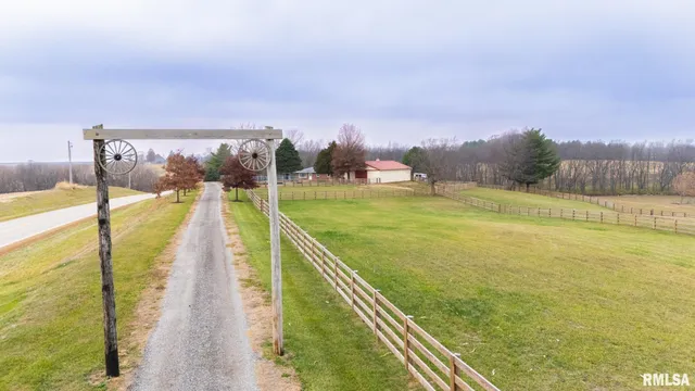 $355,000 | 6065 Locust Road, Delavan, IL 61734