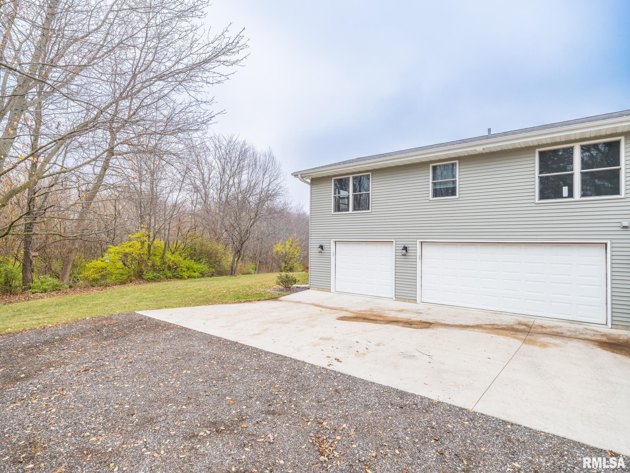 6065 Locust Road Delavan, IL 61734 - Photo 35 of 52