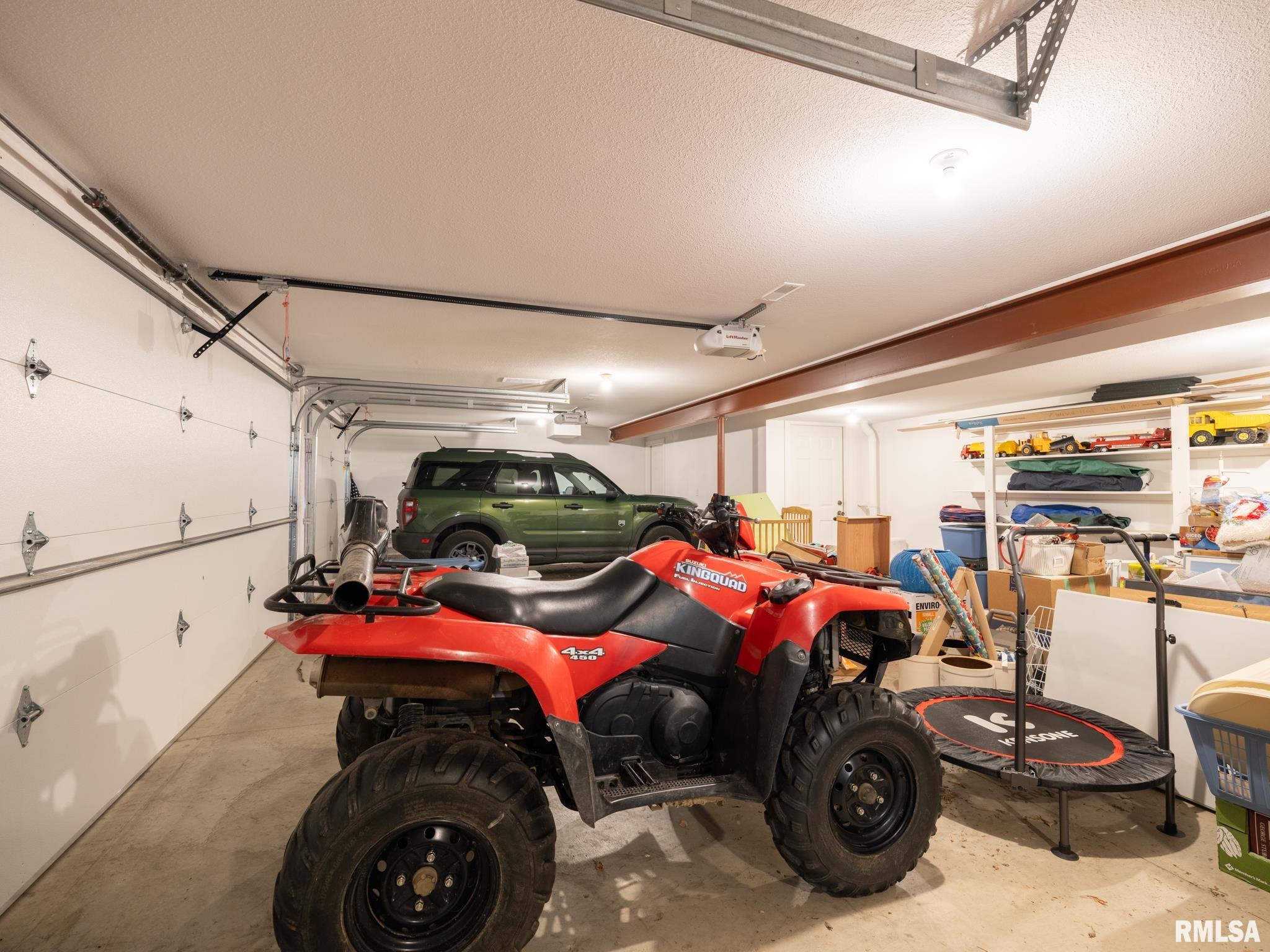 6065 Locust Road Delavan, IL 61734 - Photo 36 of 52