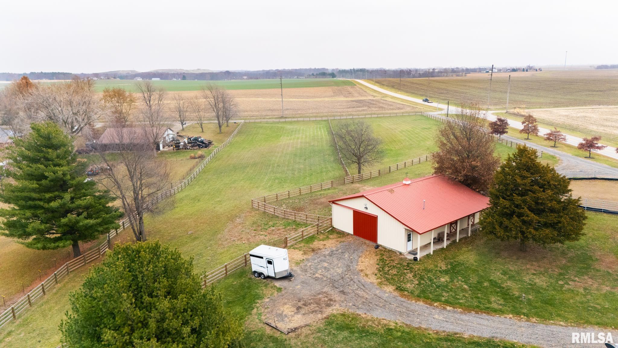 6065 Locust Road Delavan, IL 61734 - Photo 7 of 52