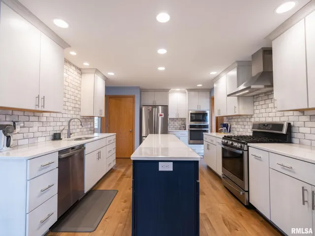 $355,000 | 6065 Locust Road, Delavan, IL 61734