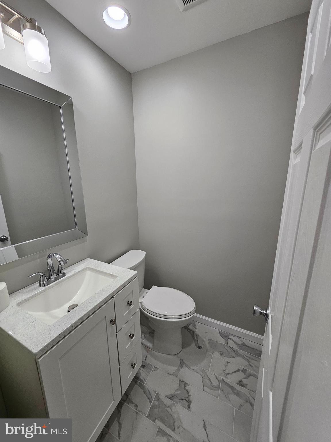 120 Bracken Road Medford, NJ 08055 - Photo 11 of 35 Main Floor Half Bathroom