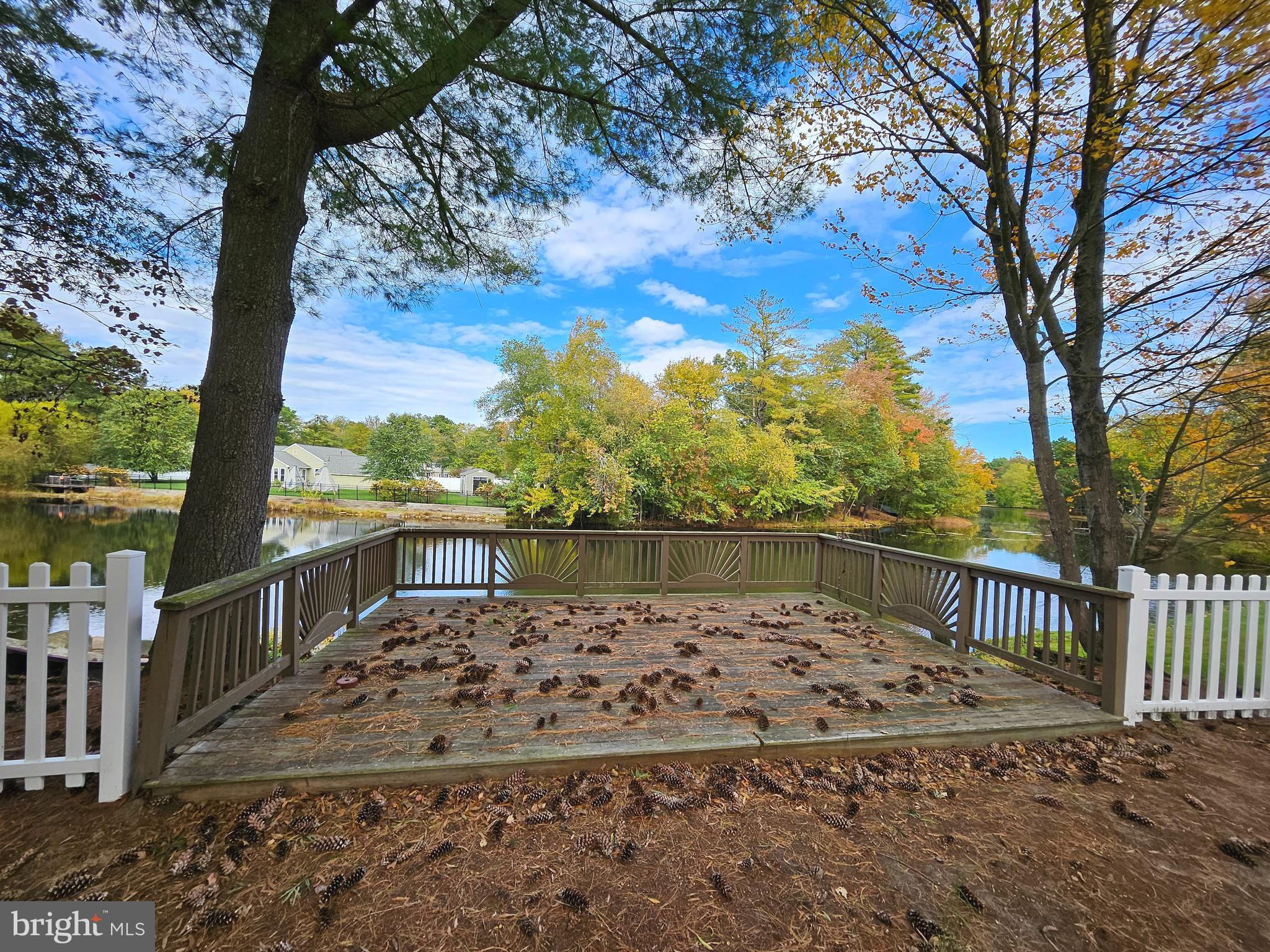 120 Bracken Road Medford, NJ 08055 - Photo 28 of 35 Lake view Private Deck