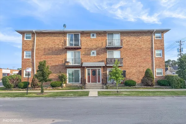 $238,000 | 3460 North Harlem Avenue, Unit 1B, Chicago, IL 60634