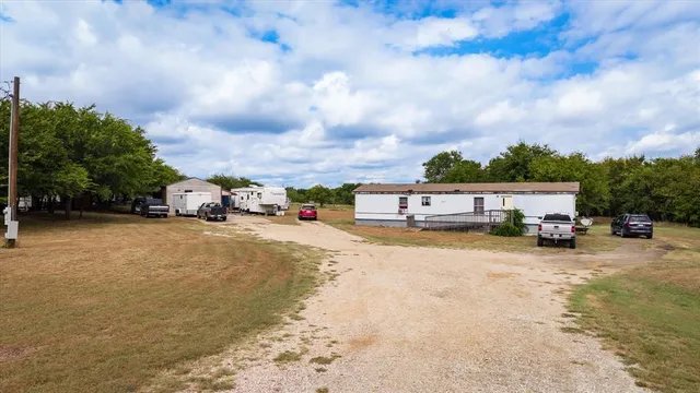 $1,395,000 | 417 County Road 4840, Haslet, TX 76052