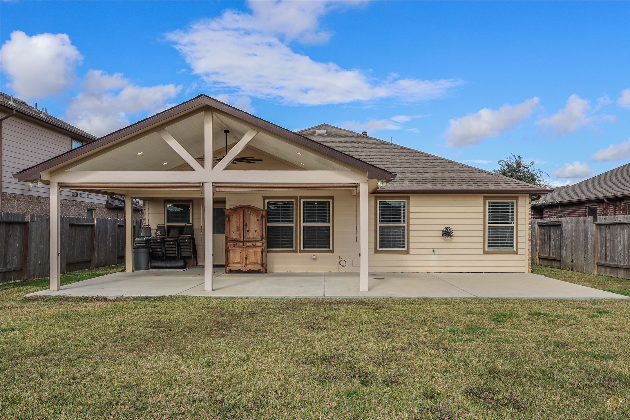 61 Rodeo Crest Drive Manvel, TX 77578 - Photo 7 of 30 front view of a house with a yard