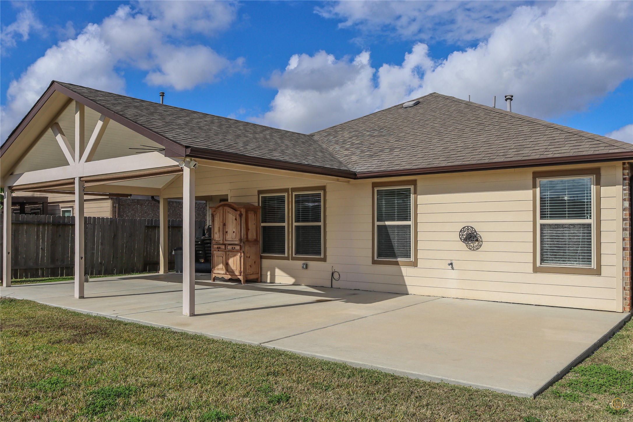 61 Rodeo Crest Drive Manvel, TX 77578 - Photo 8 of 30 a view of a house with backyard and porch