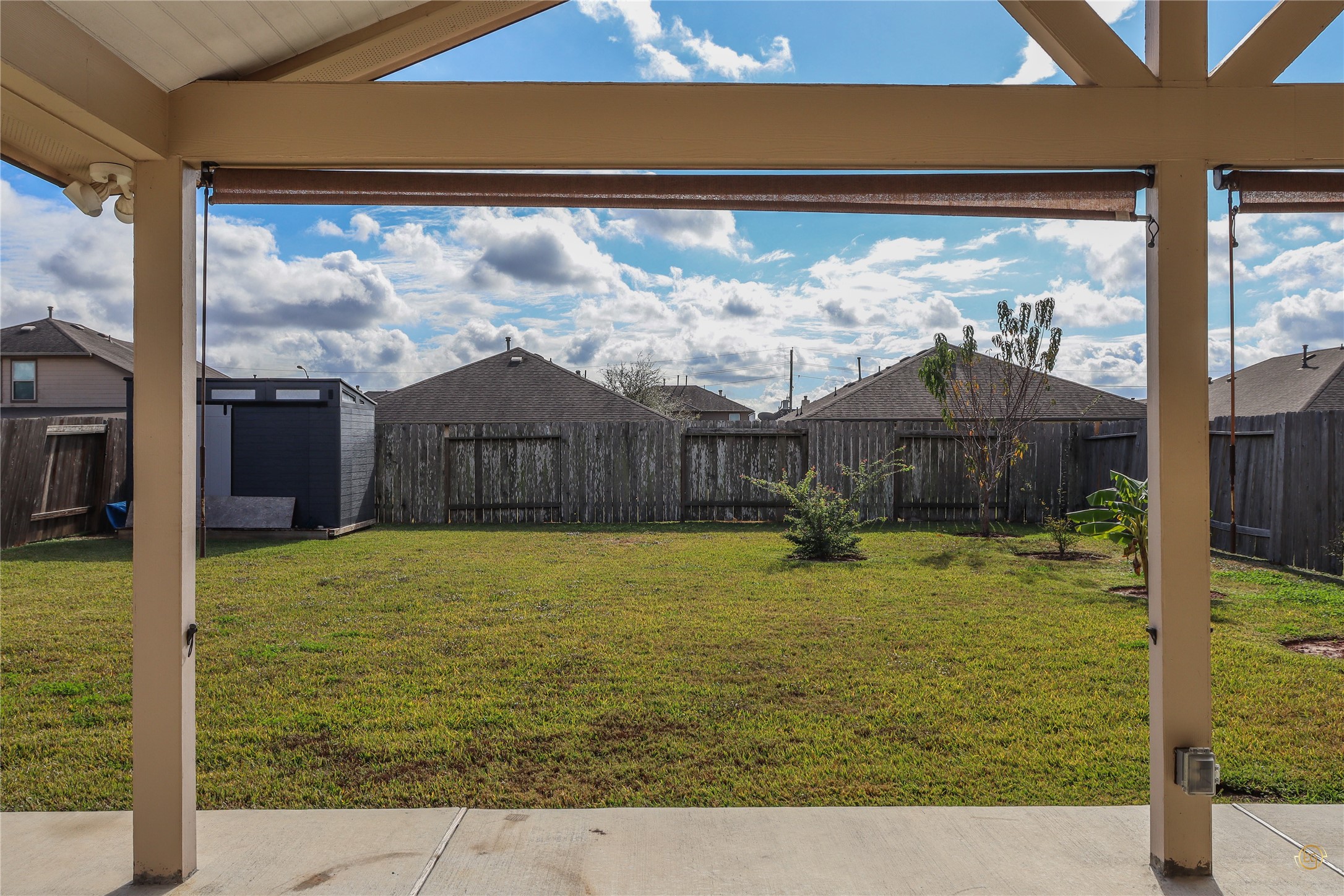 61 Rodeo Crest Drive Manvel, TX 77578 - Photo 10 of 30 a house view with a outdoor space