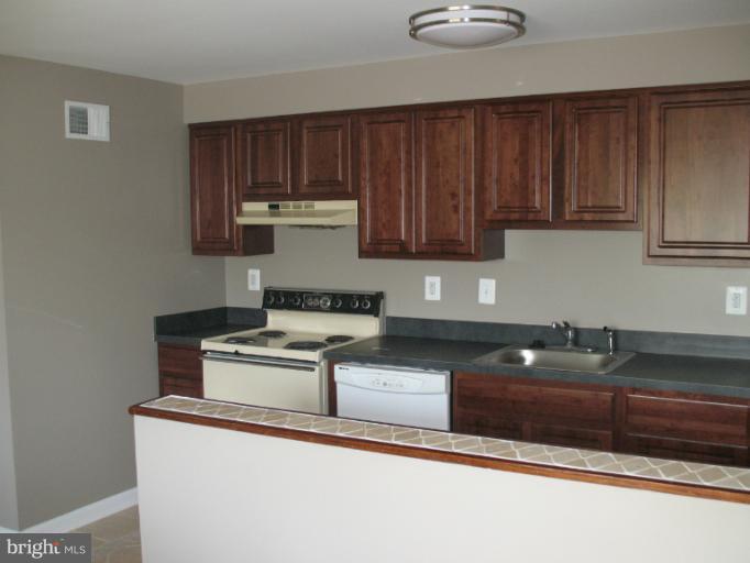 650 Heather Ridge Drive, Unit 12A Frederick, MD 21702 - Photo 2 of 30 Kitchen
