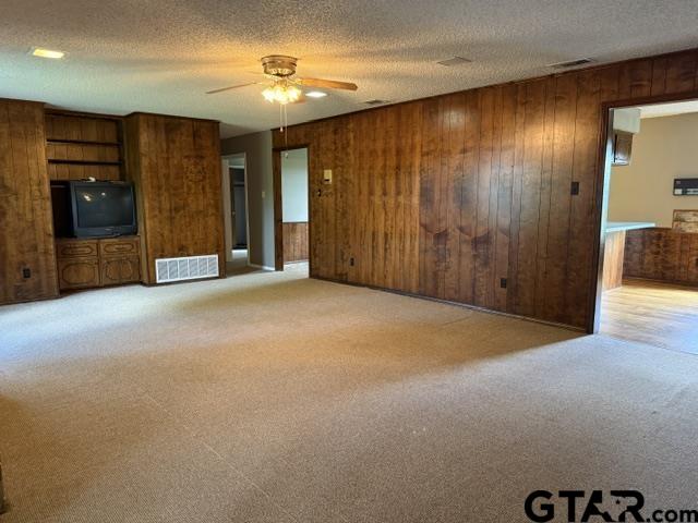 300 Black Oak Road Como, TX 75431 - Photo 6 of 34 a view of an empty room with closet area