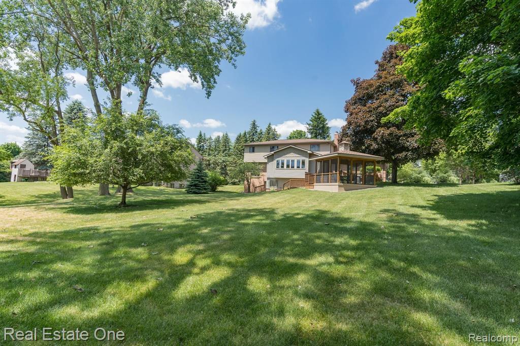 781 Dutton Road Rochester Hills, MI 48306 - Photo 3 of 33