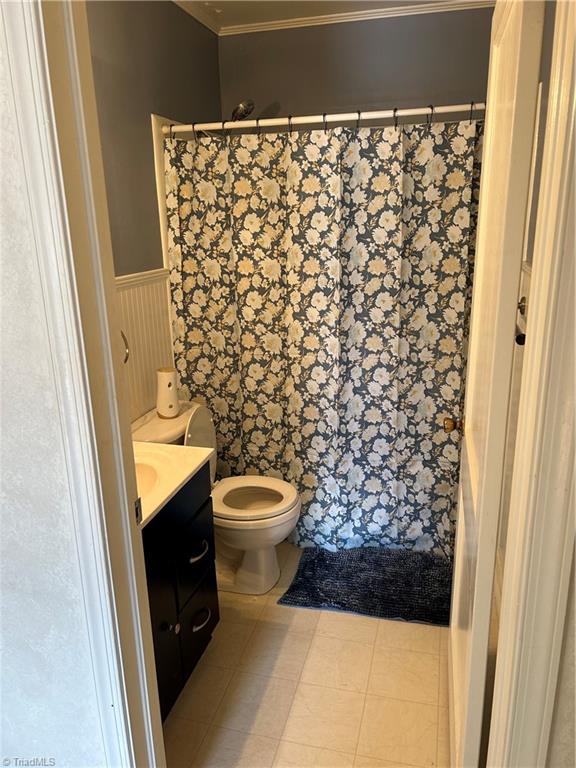 3415 Valley Road Winston-Salem, NC 27106 - Photo 15 of 26 Bathroom