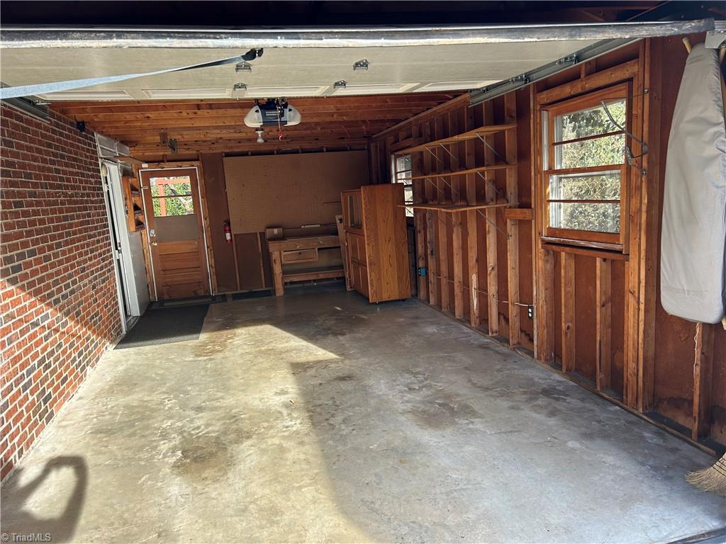 3415 Valley Road Winston-Salem, NC 27106 - Photo 21 of 26 Garage