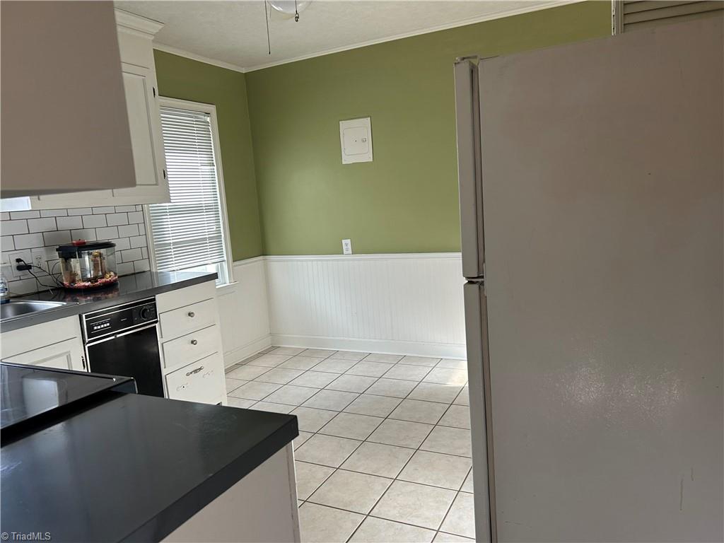 3415 Valley Road Winston-Salem, NC 27106 - Photo 3 of 26 kitchen