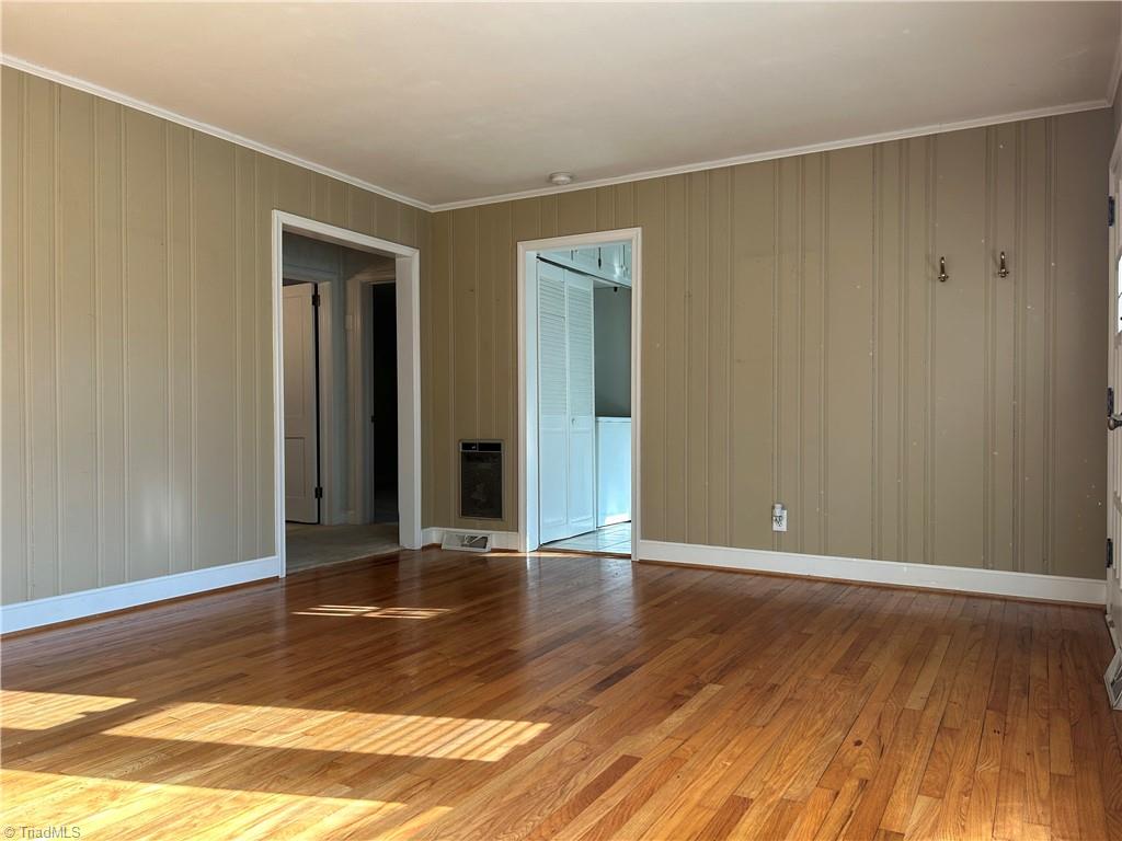 3415 Valley Road Winston-Salem, NC 27106 - Photo 8 of 26 Living room