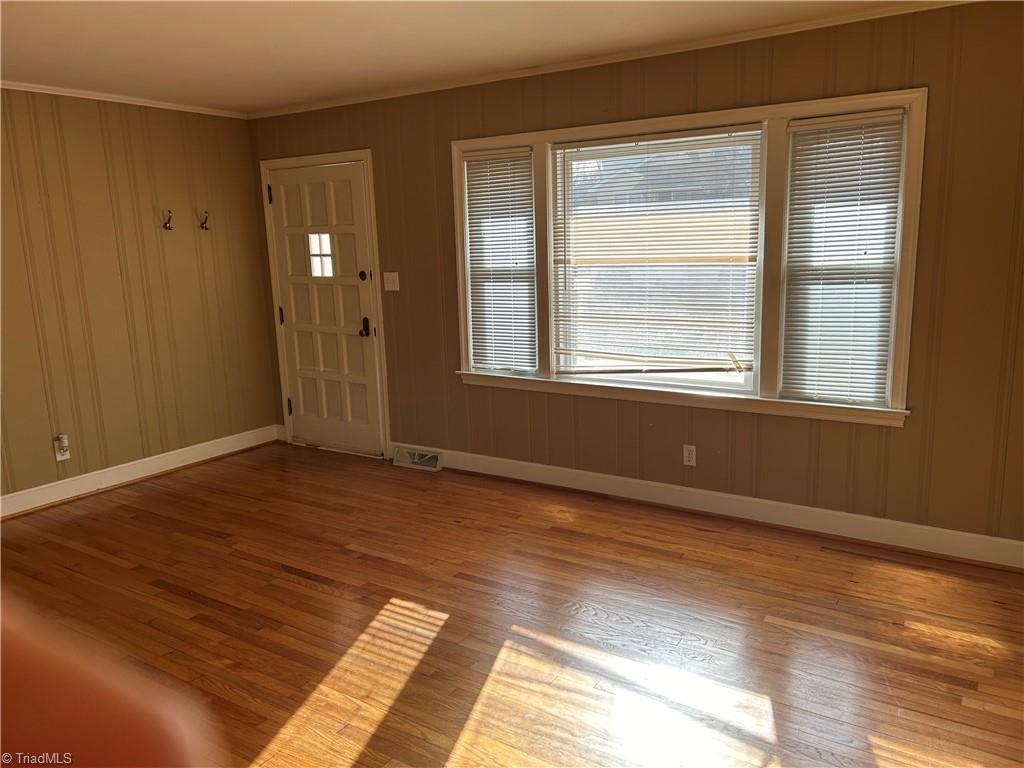 3415 Valley Road Winston-Salem, NC 27106 - Photo 9 of 26 Living room