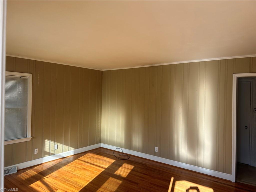 3415 Valley Road Winston-Salem, NC 27106 - Photo 10 of 26 Living room