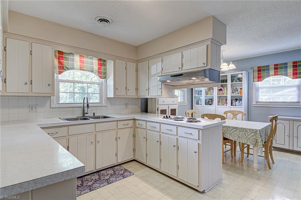 140 Mayfield Road Northwest Winston-Salem, NC 27104 - Photo 3 of 24 Gallery Image 3