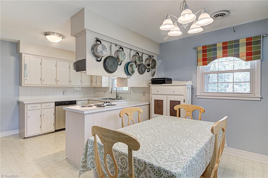 140 Mayfield Road Northwest Winston-Salem, NC 27104 - Photo 7 of 24 Gallery Image 7